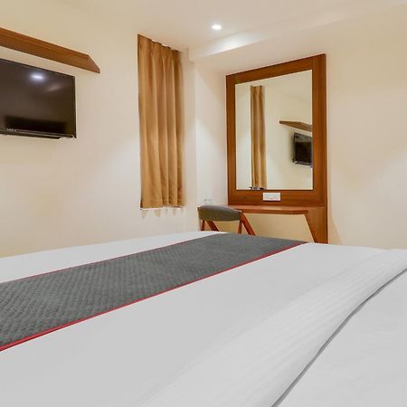 Super Townhouse Rcc Lamps Hotel Visákhapatnam Kültér fotó