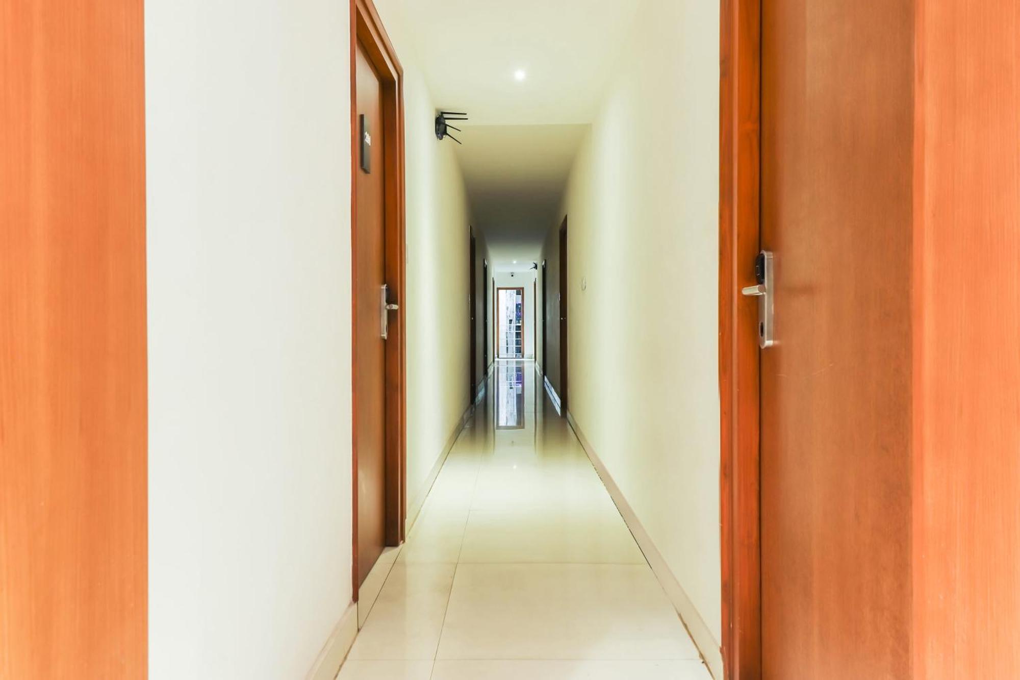Super Townhouse Rcc Lamps Hotel Visákhapatnam Kültér fotó