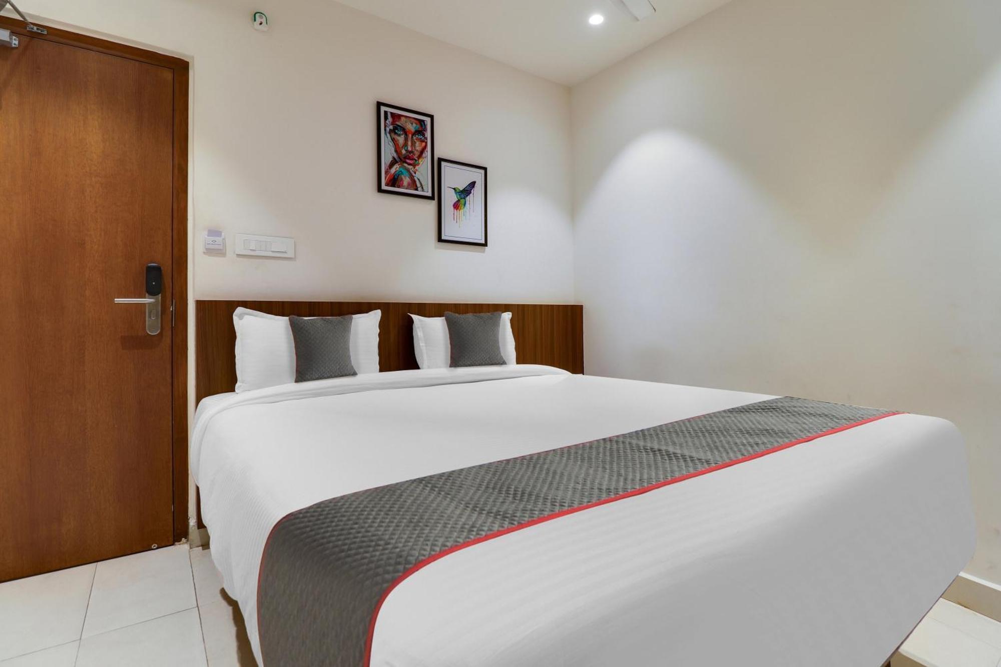 Super Townhouse Rcc Lamps Hotel Visákhapatnam Kültér fotó