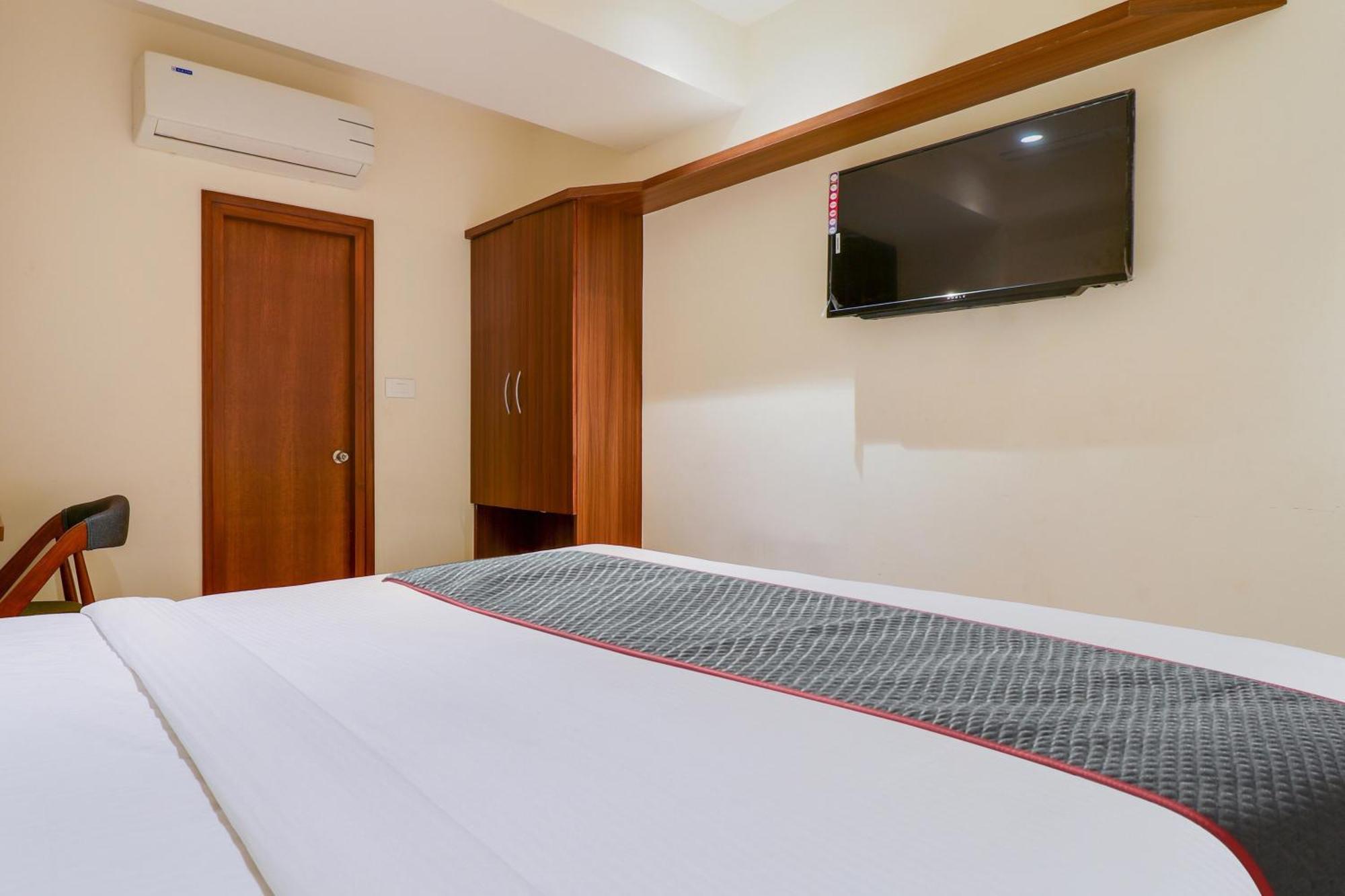 Super Townhouse Rcc Lamps Hotel Visákhapatnam Kültér fotó
